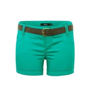 Torrid Cargo style Shorts (NWOT) Vibrant Green